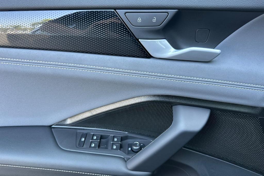 new 2025 Volkswagen Tiguan car, priced at $34,535