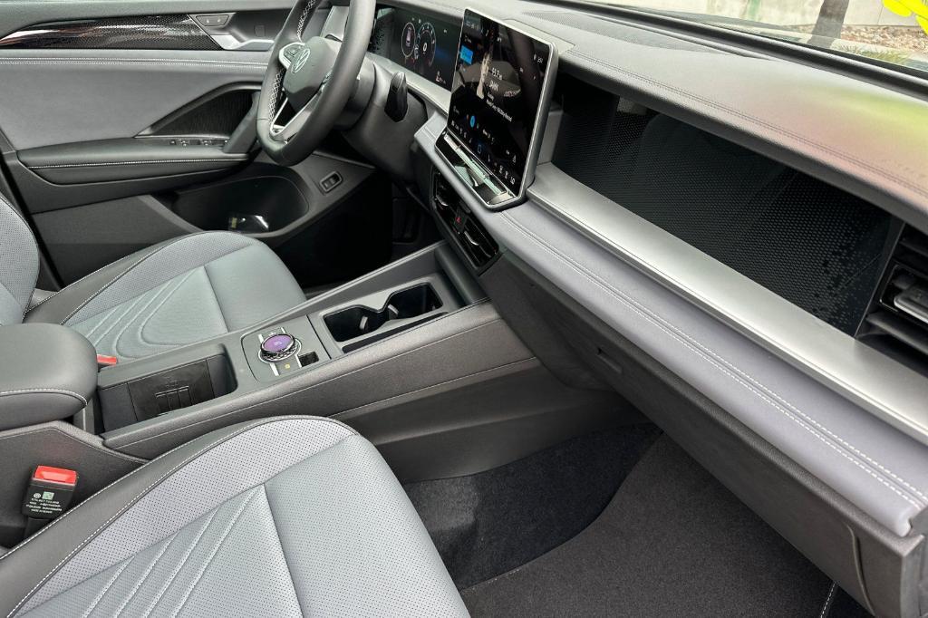 new 2025 Volkswagen Tiguan car, priced at $34,643