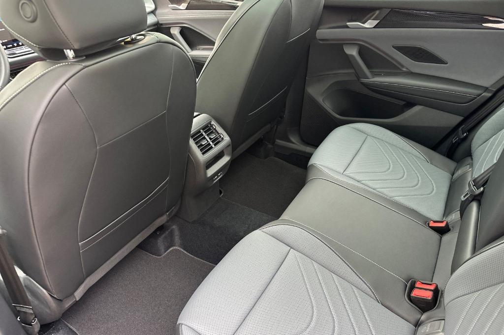 new 2025 Volkswagen Tiguan car, priced at $34,643