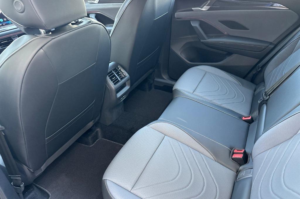 new 2025 Volkswagen Tiguan car, priced at $32,180