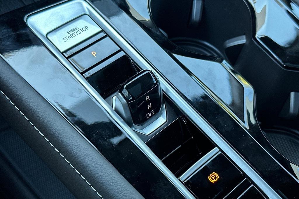 new 2026 Volkswagen Atlas car, priced at $47,668