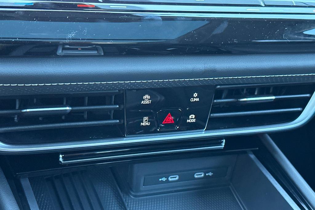 new 2026 Volkswagen Atlas car, priced at $47,668