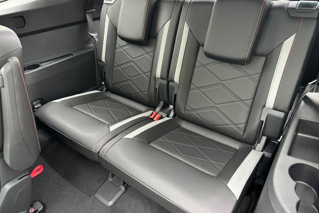 new 2025 Volkswagen Atlas car, priced at $48,584