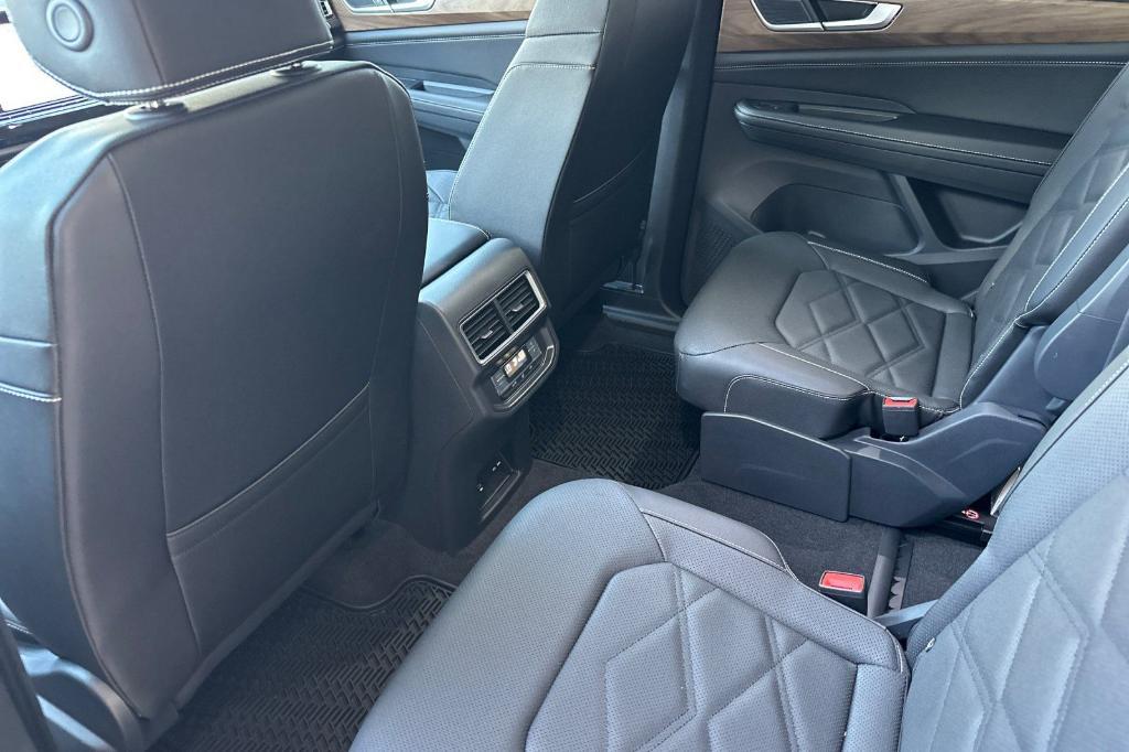 new 2026 Volkswagen Atlas car, priced at $47,543