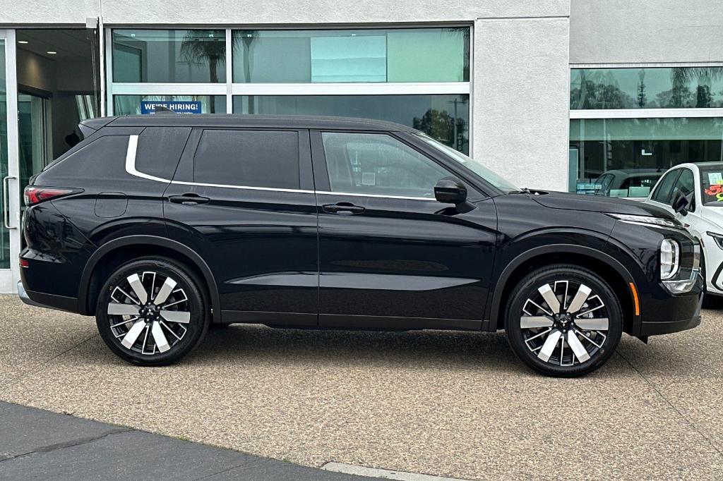 new 2025 Mitsubishi Outlander car, priced at $34,430