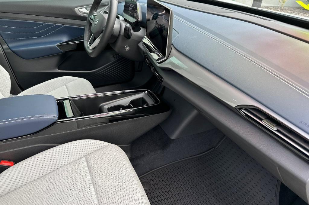 new 2025 Volkswagen ID.4 car, priced at $46,380
