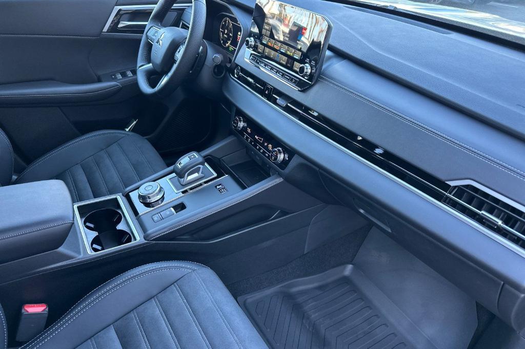 new 2025 Mitsubishi Outlander PHEV car, priced at $46,110