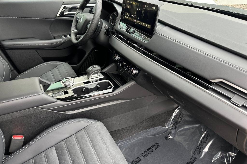 new 2025 Mitsubishi Outlander car, priced at $34,430