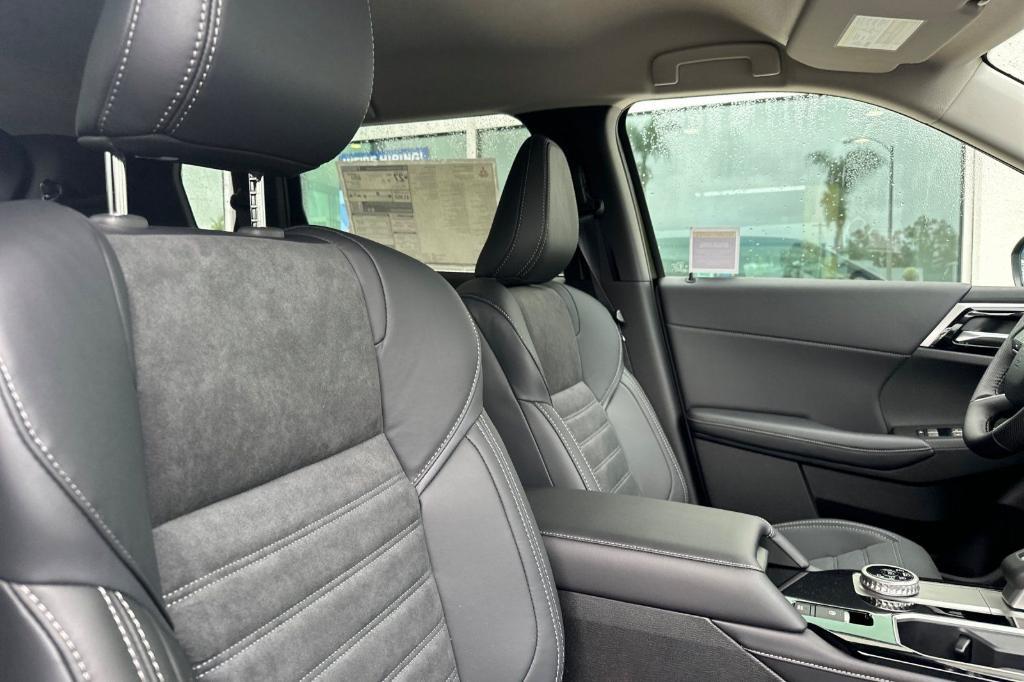 new 2025 Mitsubishi Outlander car, priced at $34,430
