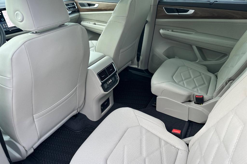 new 2026 Volkswagen Atlas car, priced at $48,724