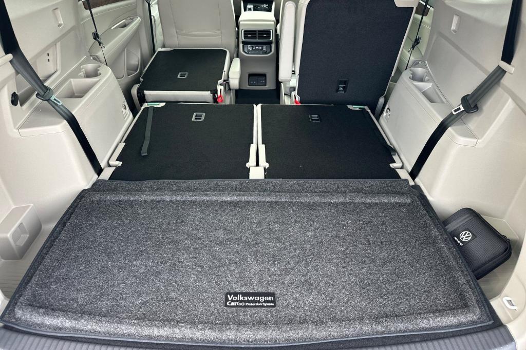 new 2026 Volkswagen Atlas car, priced at $48,724