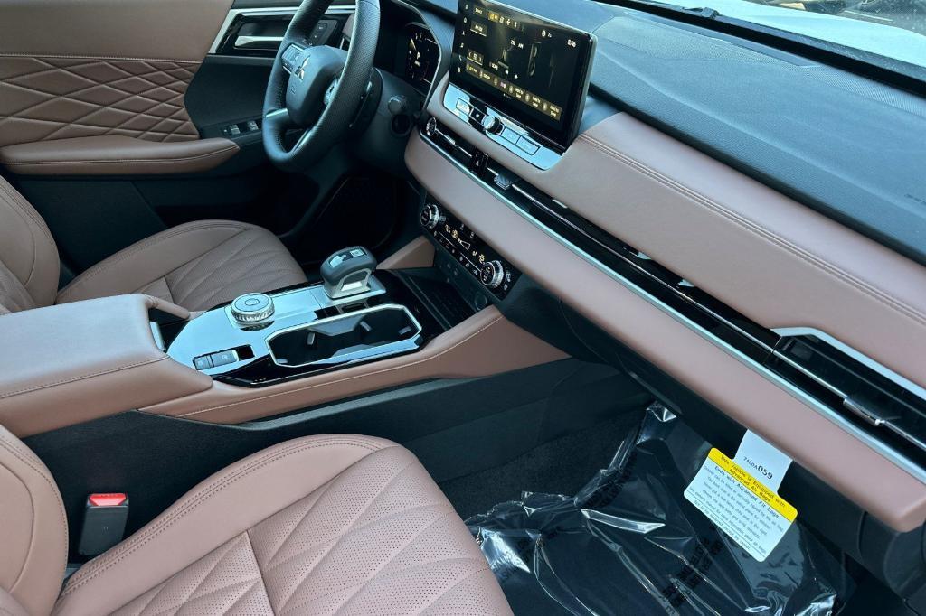 new 2025 Mitsubishi Outlander car, priced at $42,995