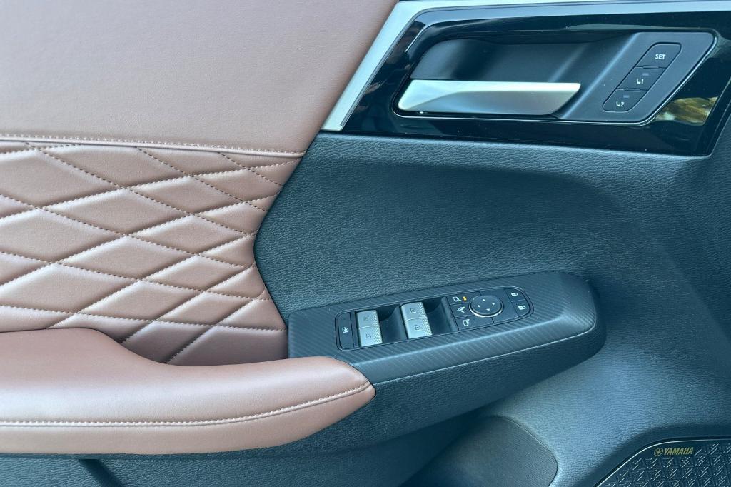new 2025 Mitsubishi Outlander car, priced at $42,995
