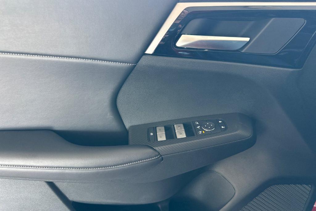 new 2025 Mitsubishi Outlander PHEV car, priced at $45,610