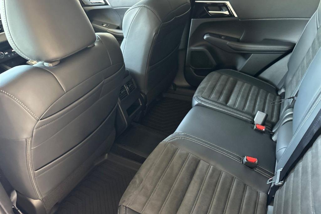 new 2025 Mitsubishi Outlander PHEV car, priced at $45,610