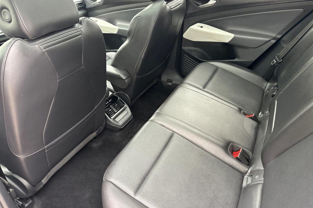 used 2021 Volkswagen ID.4 car, priced at $24,998