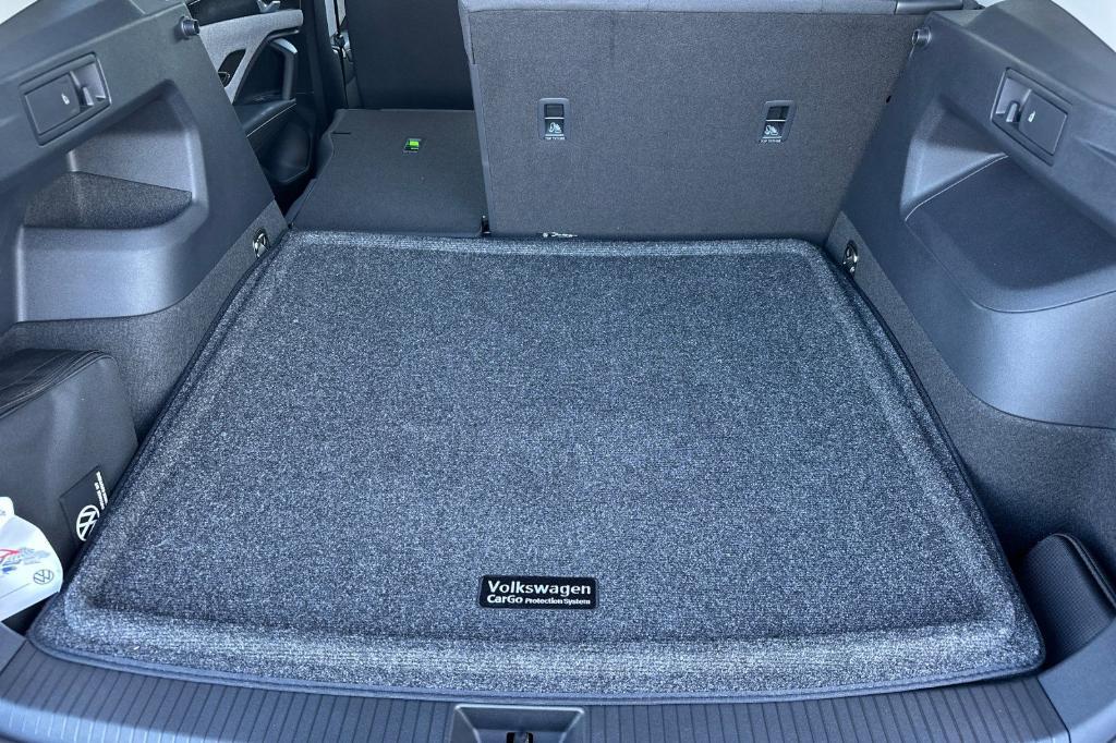 new 2026 Volkswagen Tiguan car, priced at $33,992