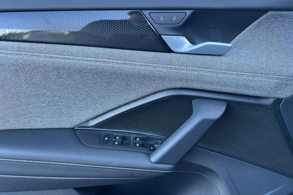 new 2026 Volkswagen Tiguan car, priced at $33,992