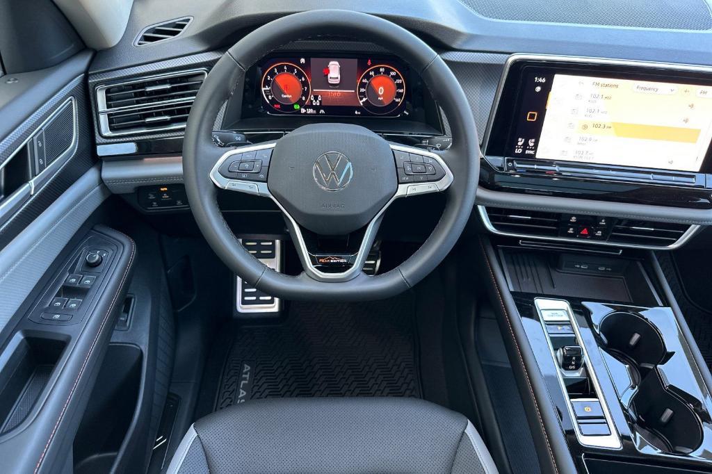 new 2025 Volkswagen Atlas car, priced at $46,084