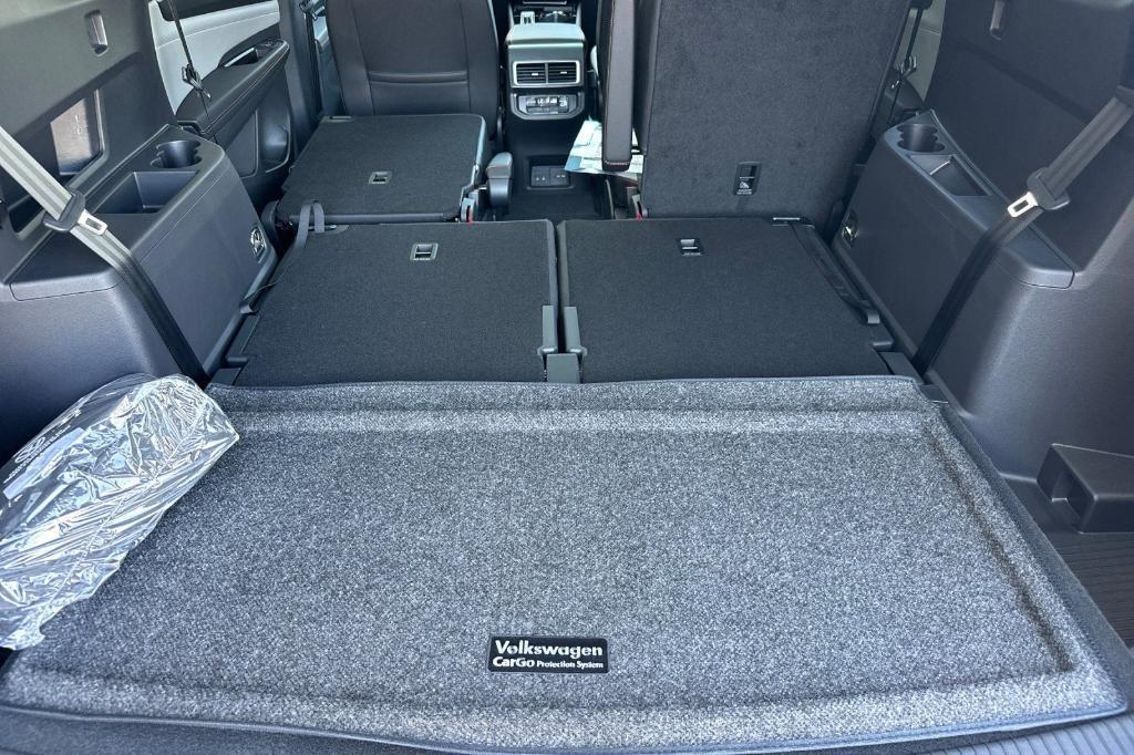 new 2025 Volkswagen Atlas car, priced at $46,084