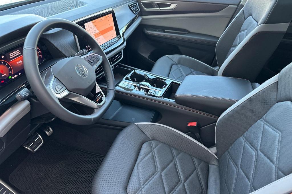 new 2025 Volkswagen Atlas car, priced at $46,084