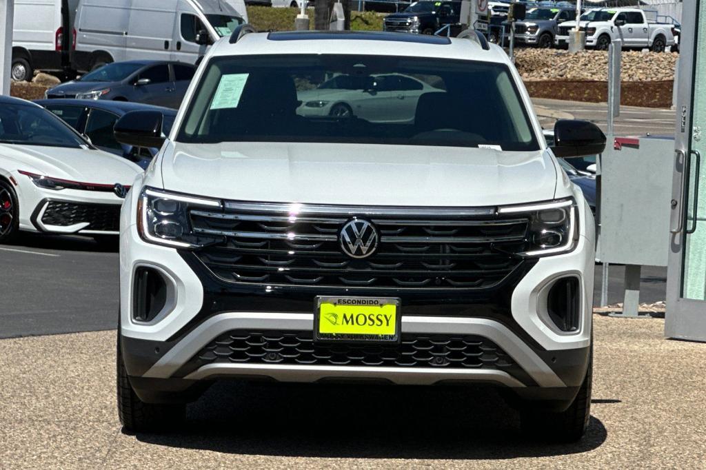 new 2025 Volkswagen Atlas car, priced at $46,084