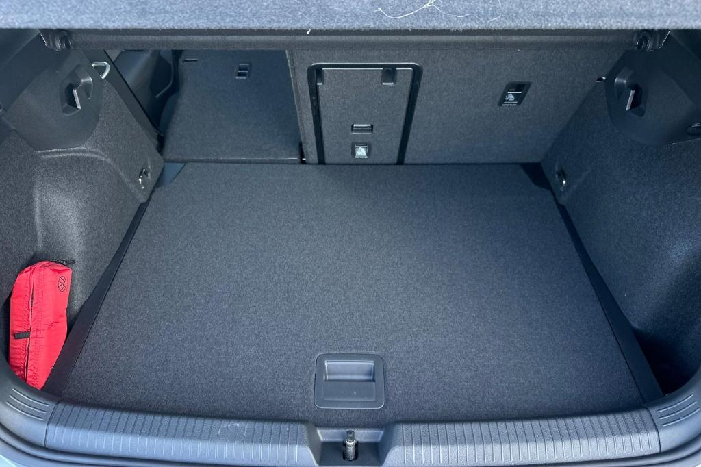 new 2025 Volkswagen Golf GTI car, priced at $33,148