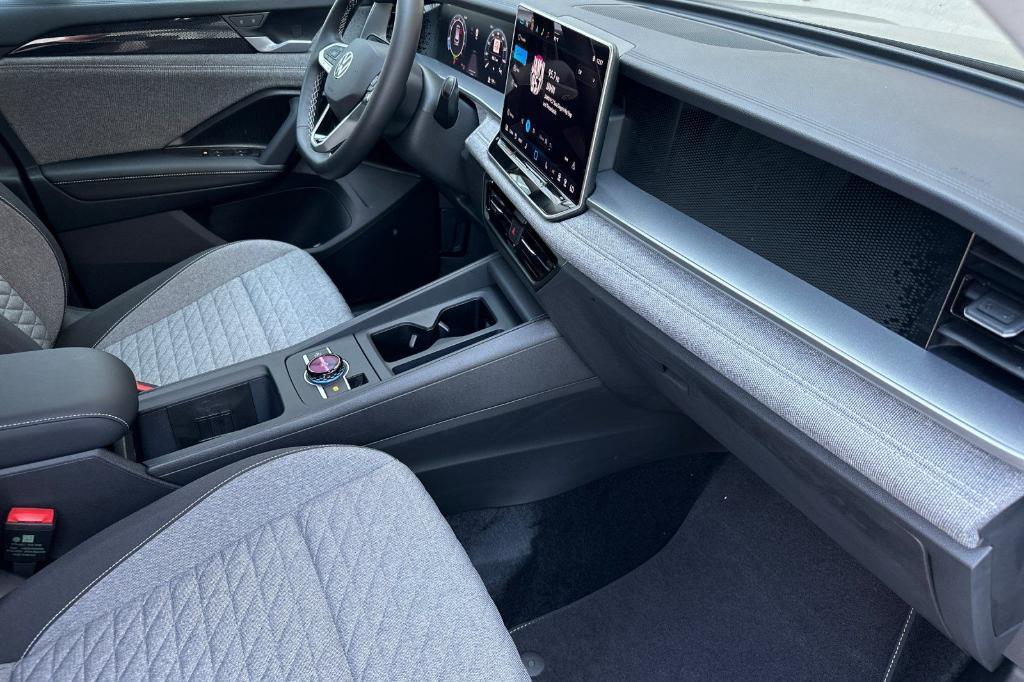 new 2025 Volkswagen Tiguan car, priced at $30,682