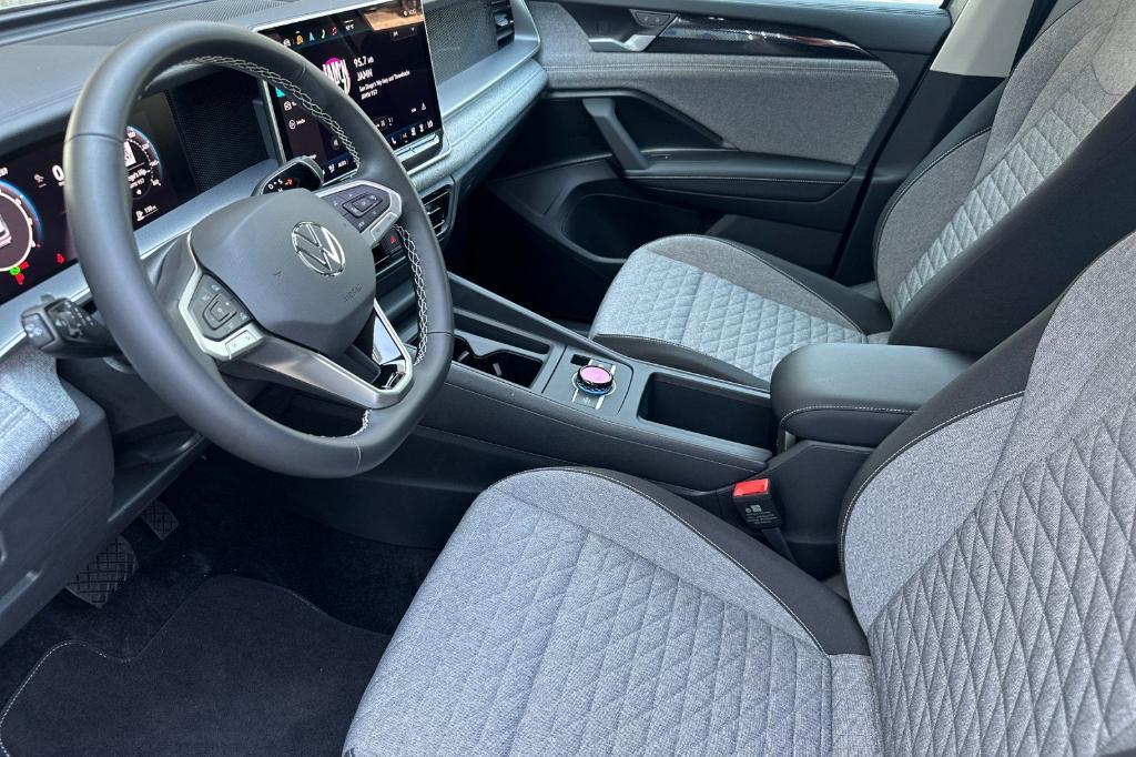 new 2025 Volkswagen Tiguan car, priced at $30,682