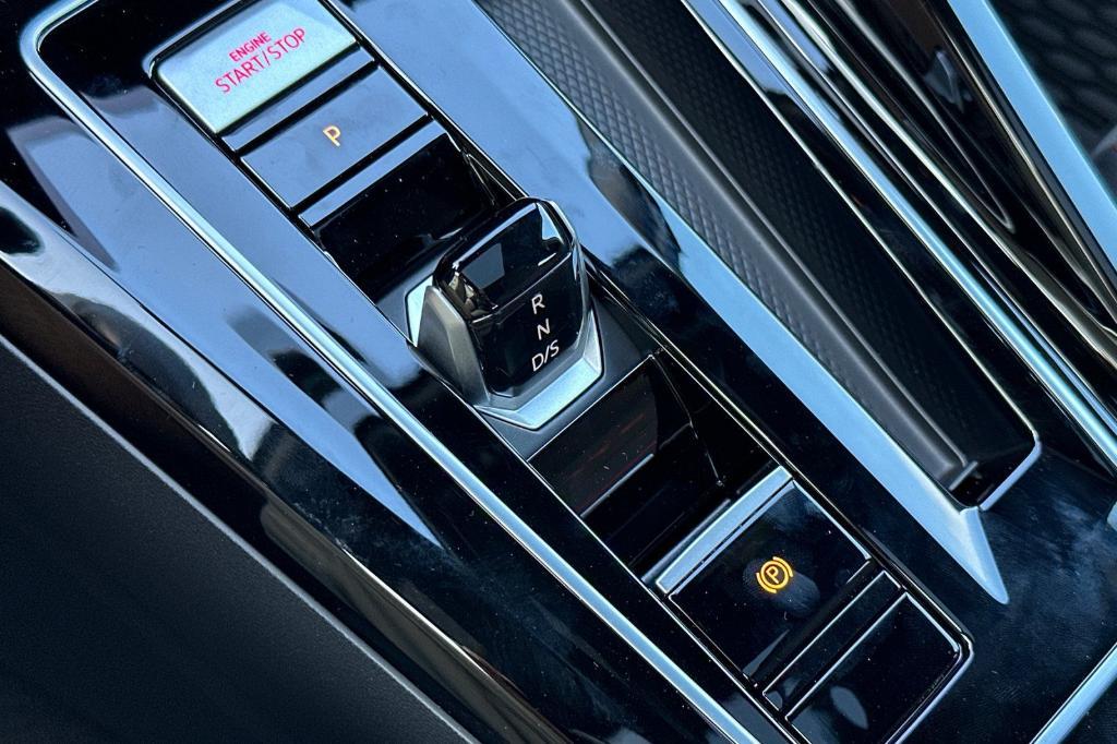 new 2025 Volkswagen Golf GTI car, priced at $38,528