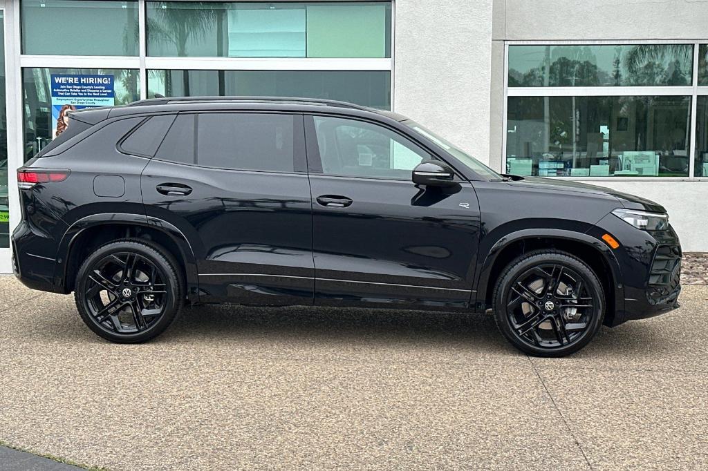 new 2025 Volkswagen Tiguan car, priced at $37,959