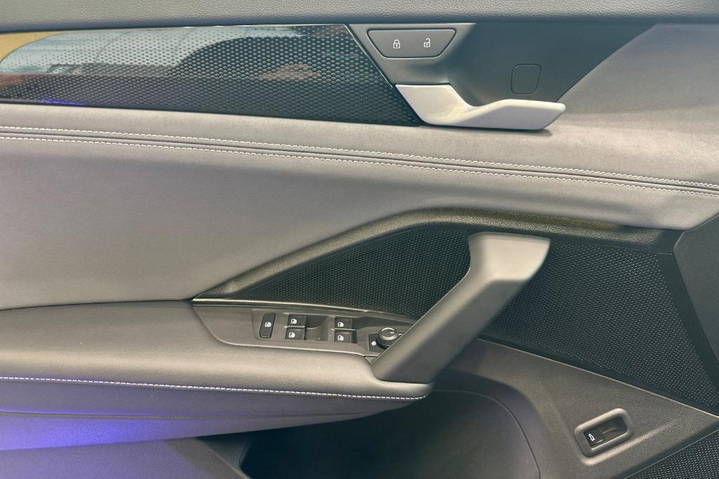new 2025 Volkswagen Tiguan car, priced at $34,126