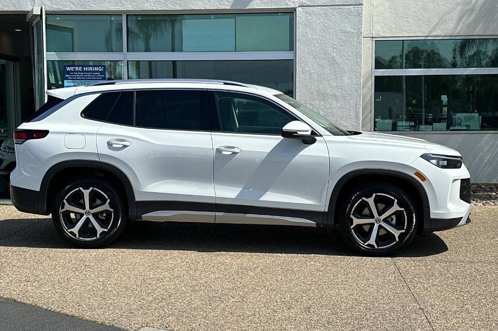 new 2025 Volkswagen Tiguan car, priced at $33,222