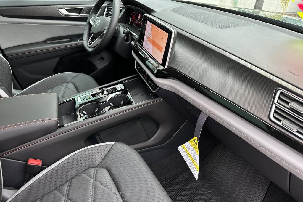 new 2025 Volkswagen Atlas car, priced at $46,084