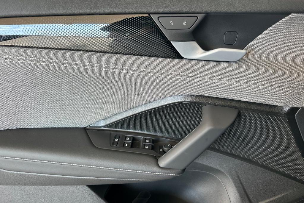 new 2025 Volkswagen Tiguan car, priced at $30,009