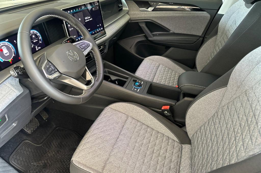 new 2025 Volkswagen Tiguan car, priced at $30,009