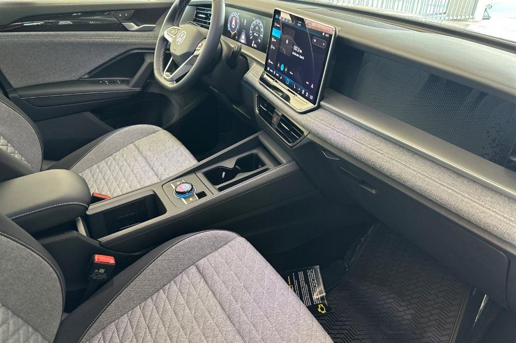 new 2025 Volkswagen Tiguan car, priced at $30,009