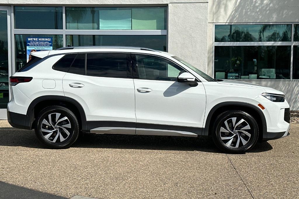 new 2025 Volkswagen Tiguan car, priced at $30,009