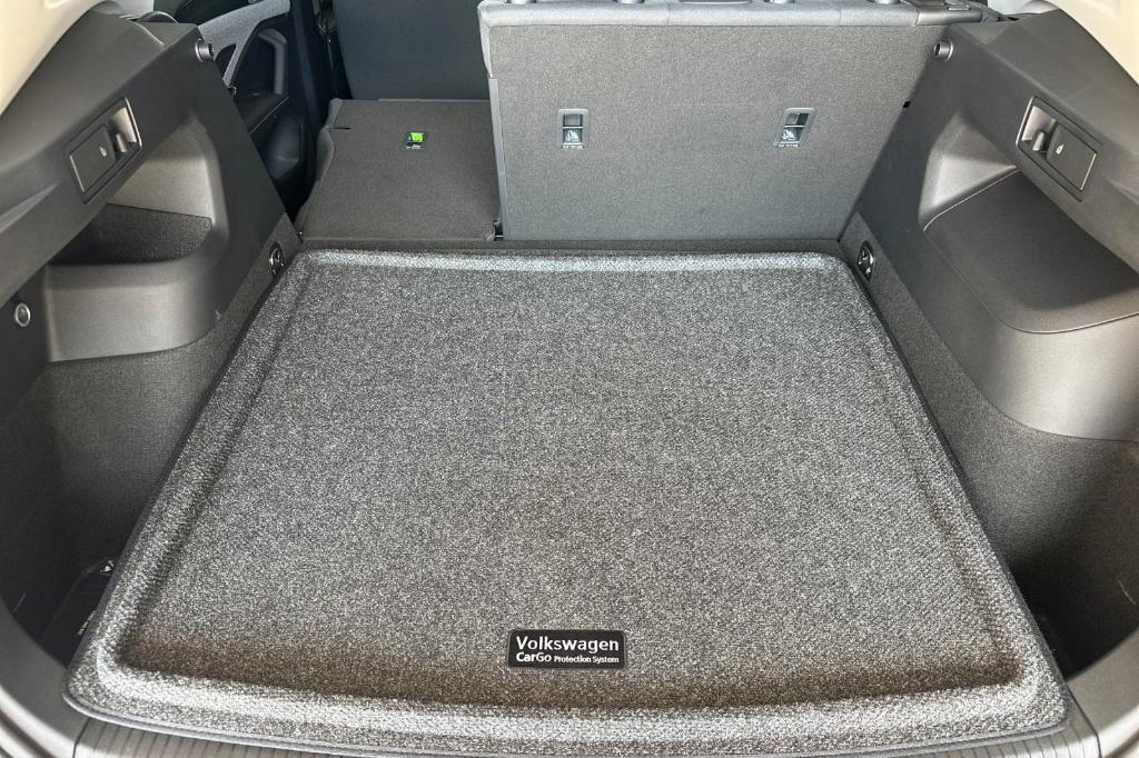 new 2025 Volkswagen Tiguan car, priced at $30,009