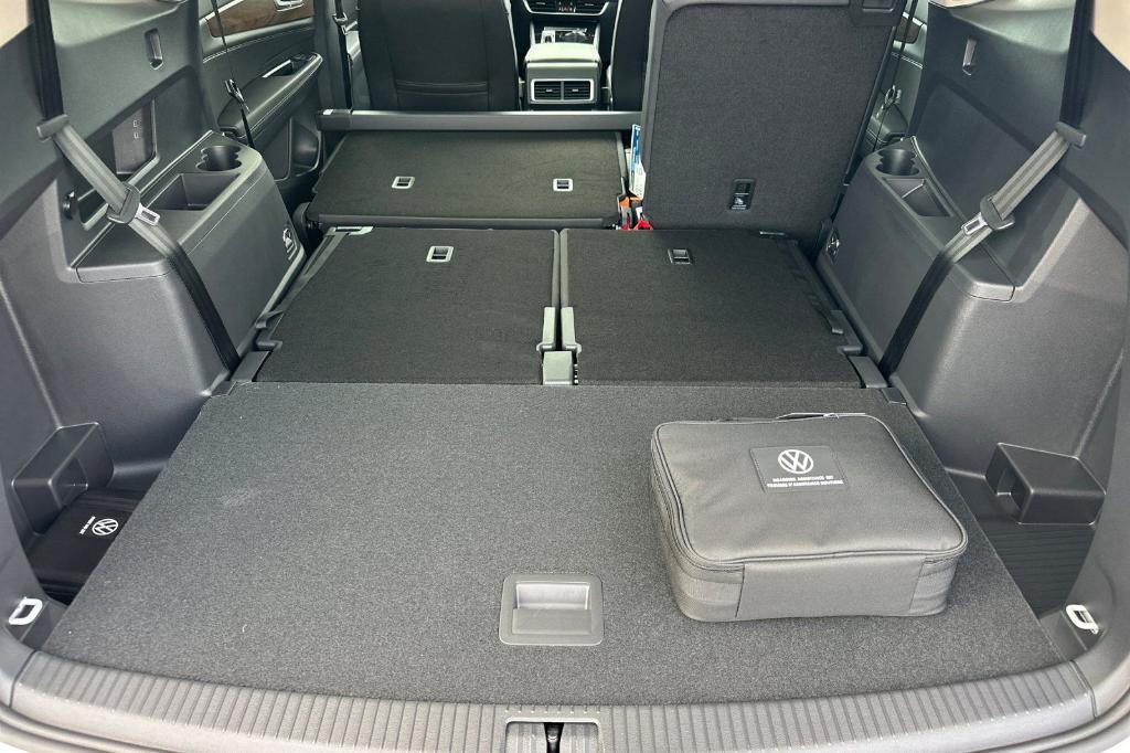 new 2026 Volkswagen Atlas car, priced at $47,032