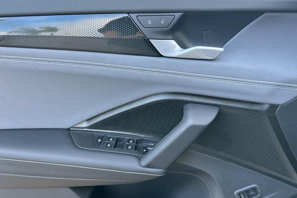 new 2025 Volkswagen Tiguan car, priced at $36,509