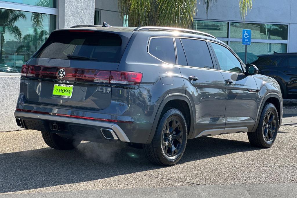 new 2025 Volkswagen Atlas car, priced at $44,314
