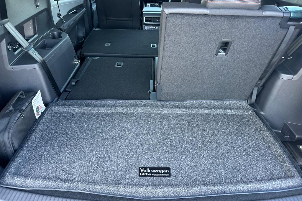 new 2025 Volkswagen Atlas car, priced at $44,314