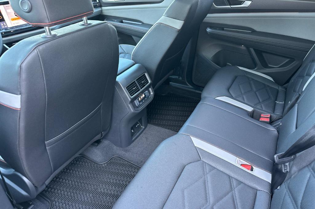 new 2025 Volkswagen Atlas car, priced at $44,314