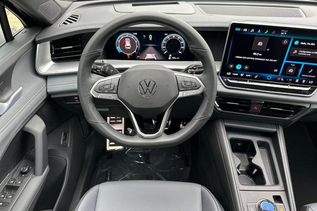 new 2025 Volkswagen Tiguan car, priced at $37,103