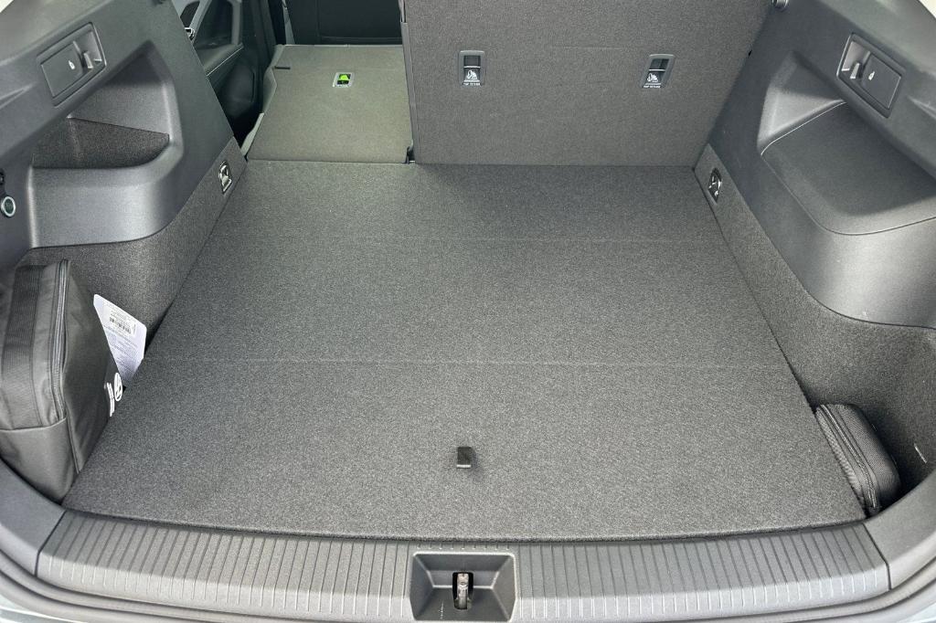 new 2025 Volkswagen Tiguan car, priced at $33,030