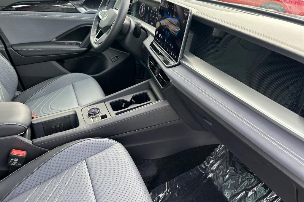 new 2025 Volkswagen Tiguan car, priced at $33,030