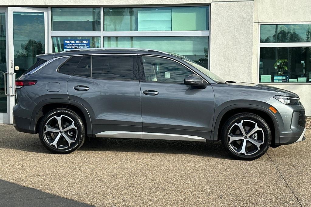 new 2025 Volkswagen Tiguan car, priced at $33,030
