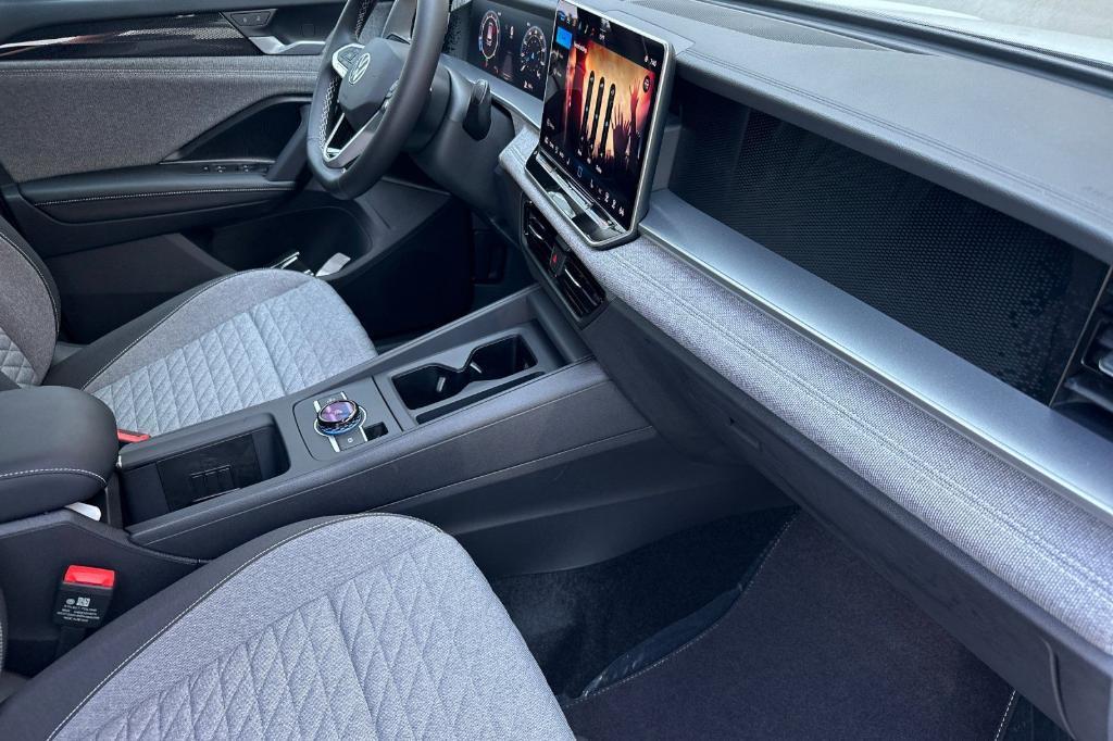 new 2025 Volkswagen Tiguan car, priced at $30,382