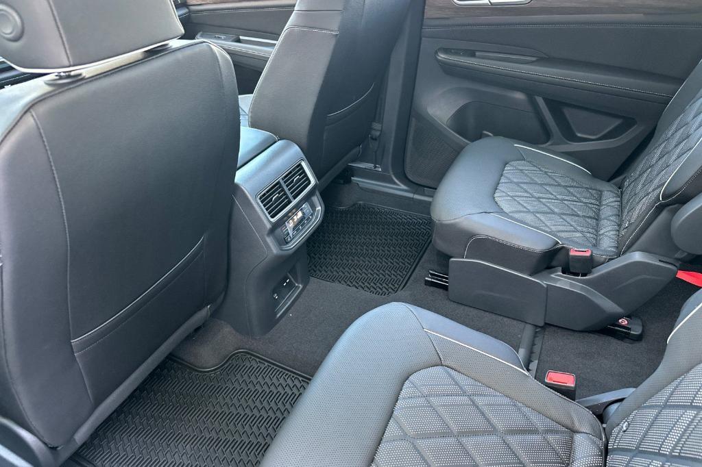 new 2025 Volkswagen Atlas car, priced at $51,383